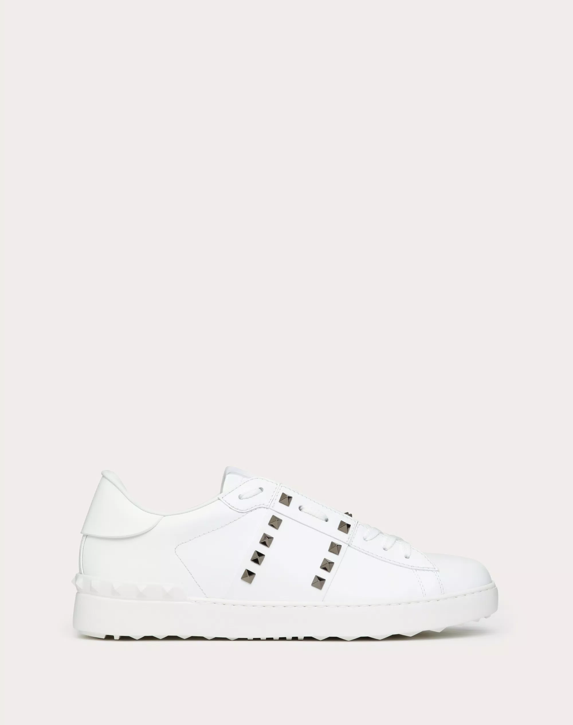 ROCKSTUD-UNTITLED-SNEAKER-IN-CALFSKIN-LEATHER